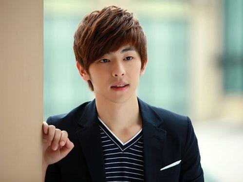 娱乐吃瓜君罗云熙,从“润玉”到“吃瓜君”，娱乐圈的蜕变与成长