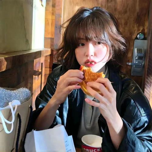 娱乐吃瓜酱的头像男